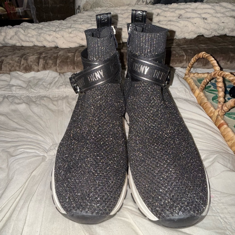 DKNY Hightop zipper sneakers 11